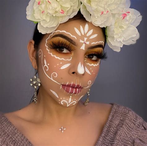 Maquillaje de Catrina sencillo, para niñas y de media cara.